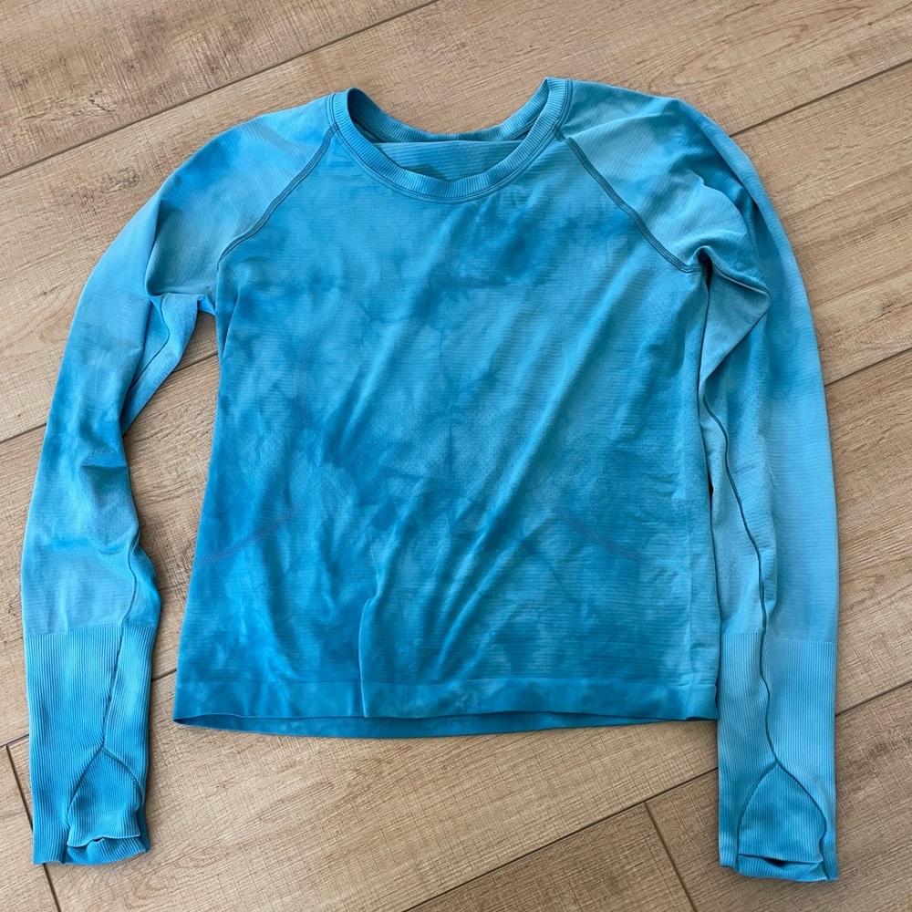 Lululemon cropped long sleeve shirt